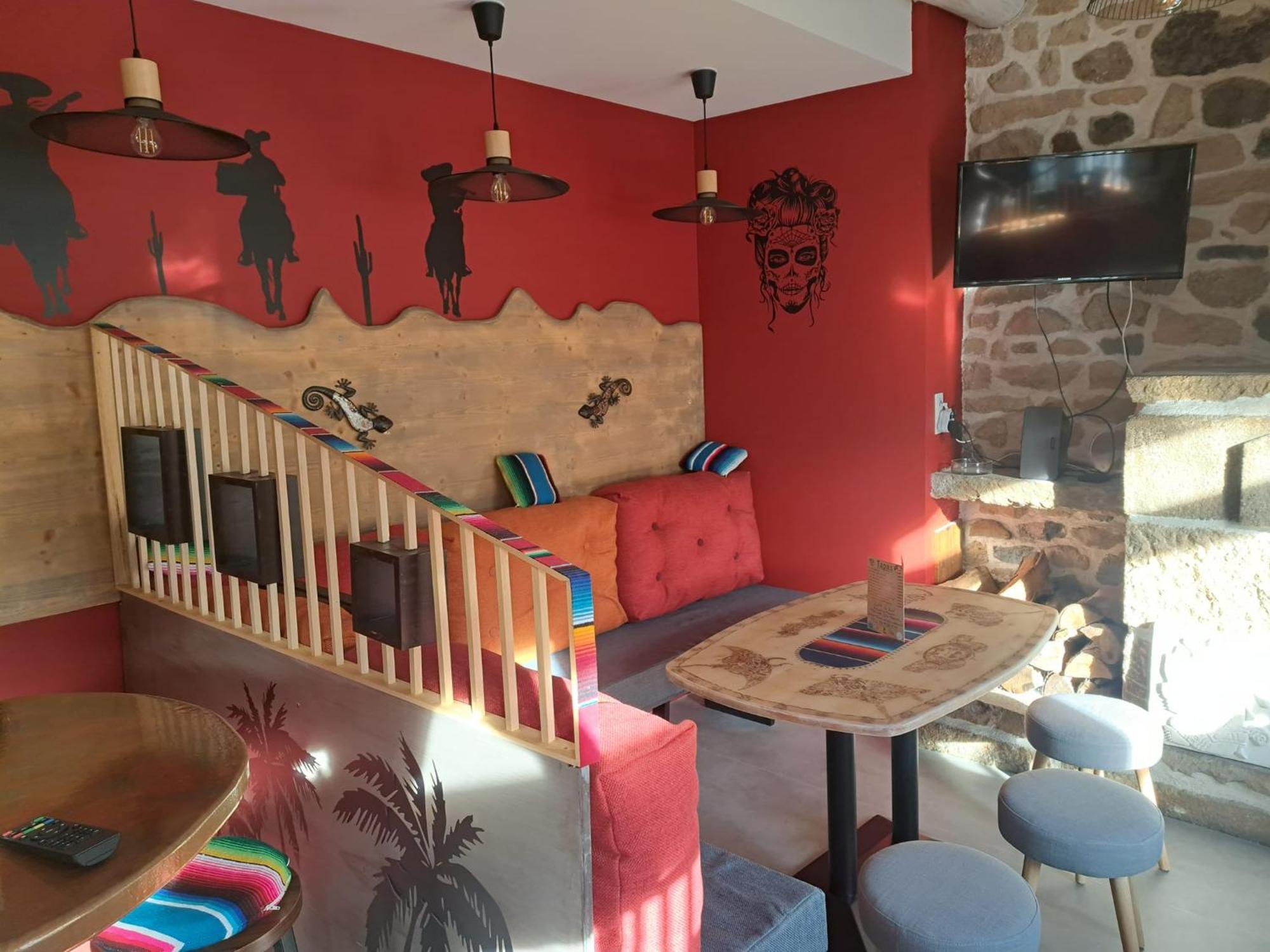 Le Barriol Hotel Saint-Julien-Chapteuil Kültér fotó