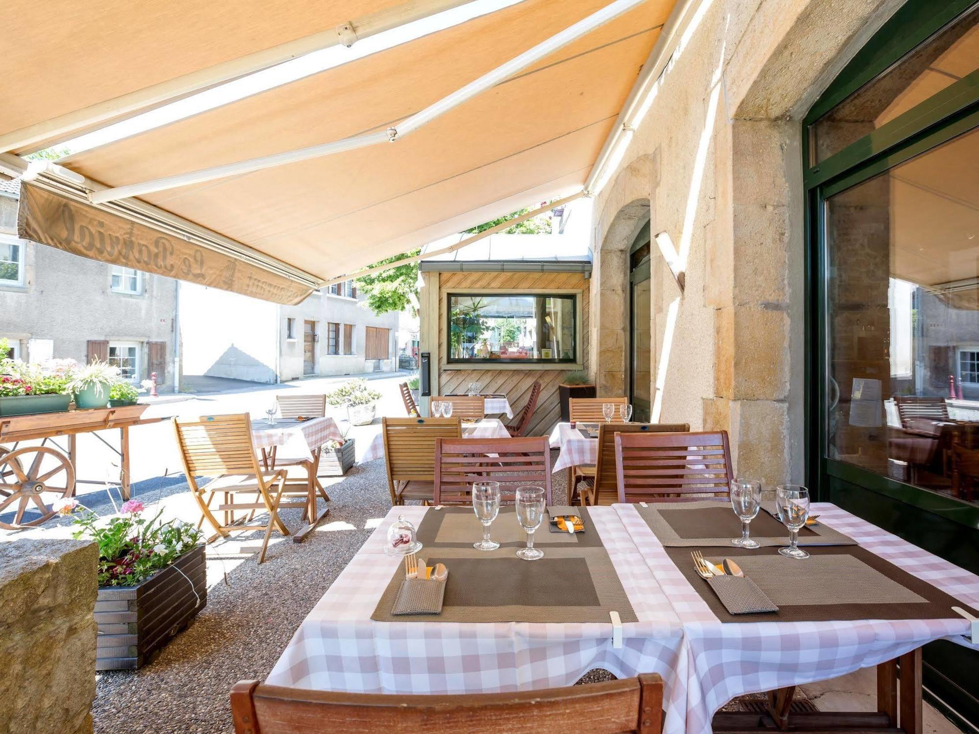 Le Barriol Hotel Saint-Julien-Chapteuil Kültér fotó